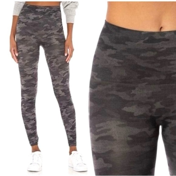 SPANX Look At Me Now Leggings In Camo Women’s Size M Full Length Slimming Gray - Picture 1 of 7